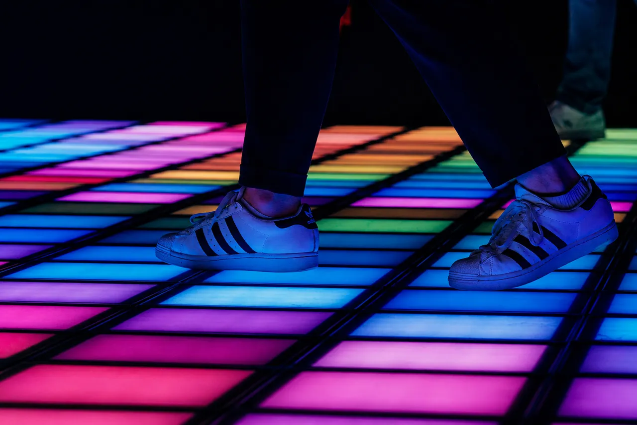 CUBES-Foot-Shot